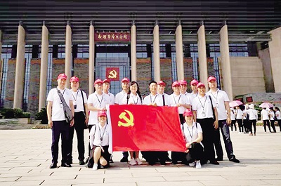 2019年7月4日，公司組織黨員和工作者前往浙江嘉興南湖中共一大舊址參觀（一）